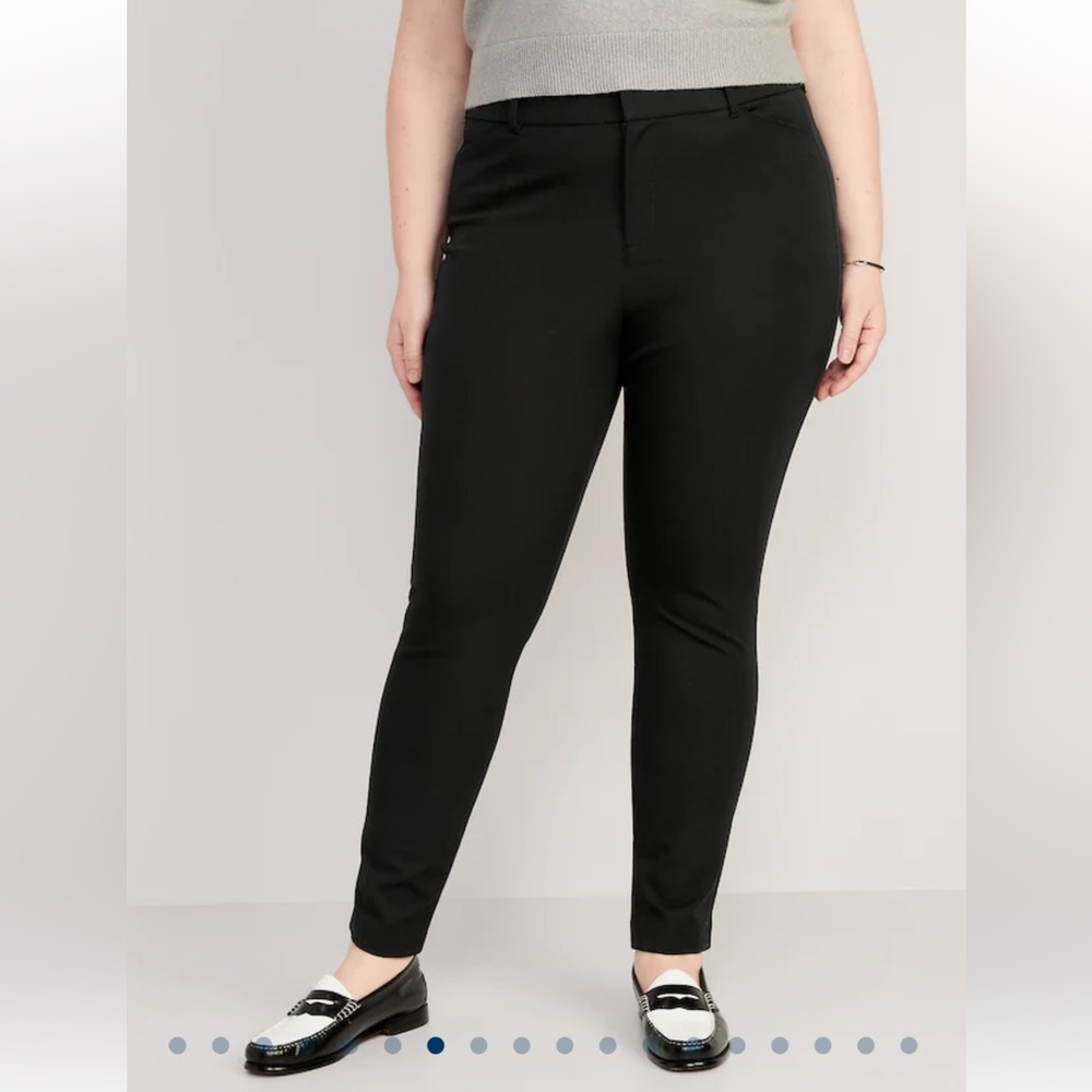 🏢 Old Navy High Rise Pixie Pant with Secret Slim Pockets - Black - Size 16